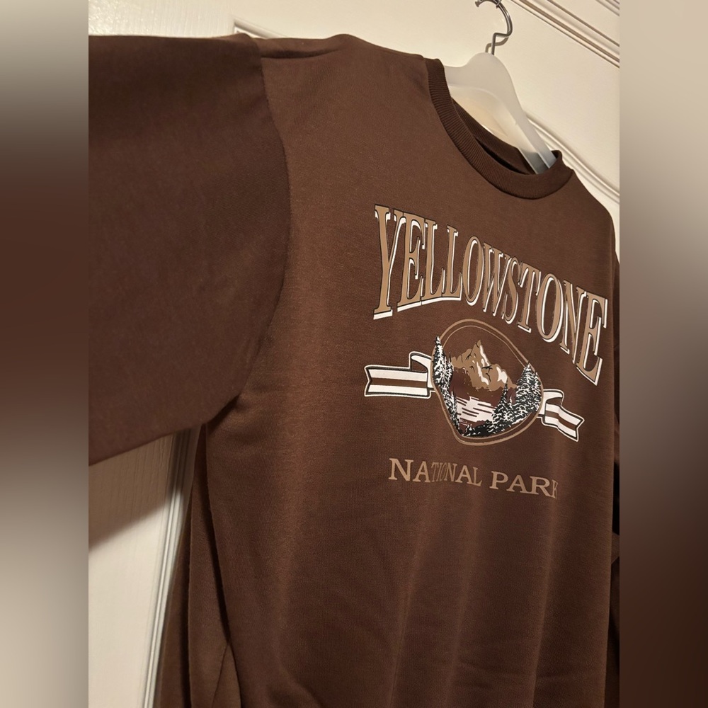 Yellowstone National Park Brown Sweater - Picture 3 of 5
